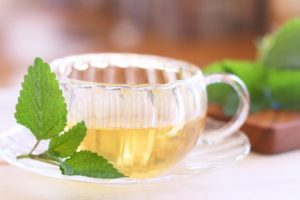 花粉症の対策になる飲み物のレモンバーム