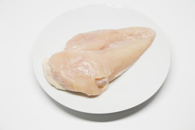 生理中の悩みを解消する食べ物⑤：鶏むね肉