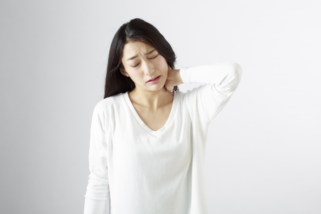 肩がこる・・・そんなあなたの肩こりの原因は?予防法までしっかりと!