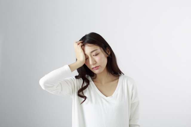 頭がいたい…あなたのその頭痛は本当に片頭痛?症状から見極めよう!