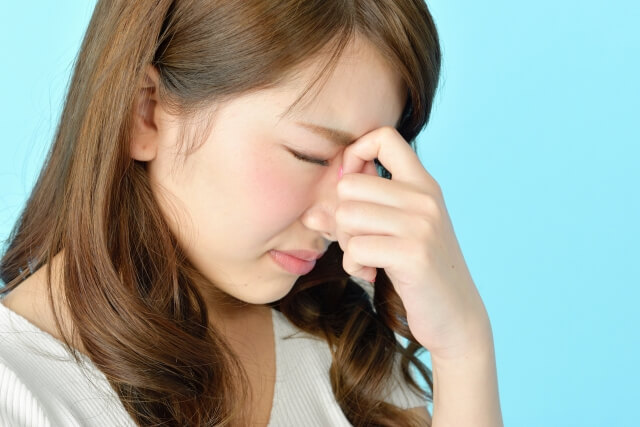 目のかすみ・充血は眼精疲労眼?眼精疲労が酷くなる前に出来る対策と予防