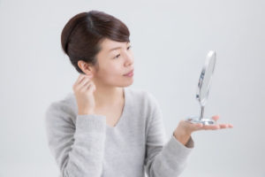 【風邪の頭痛】ツボを押して和らげる！