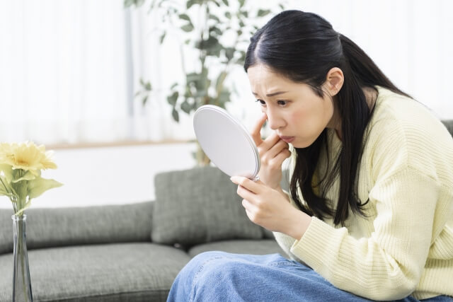 【日焼け止めの選び方】古い日焼け止めは肌荒れの原因！？