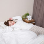ぐっしょり寝汗で眠れないかた必見！寝汗の原因と対策をご紹介